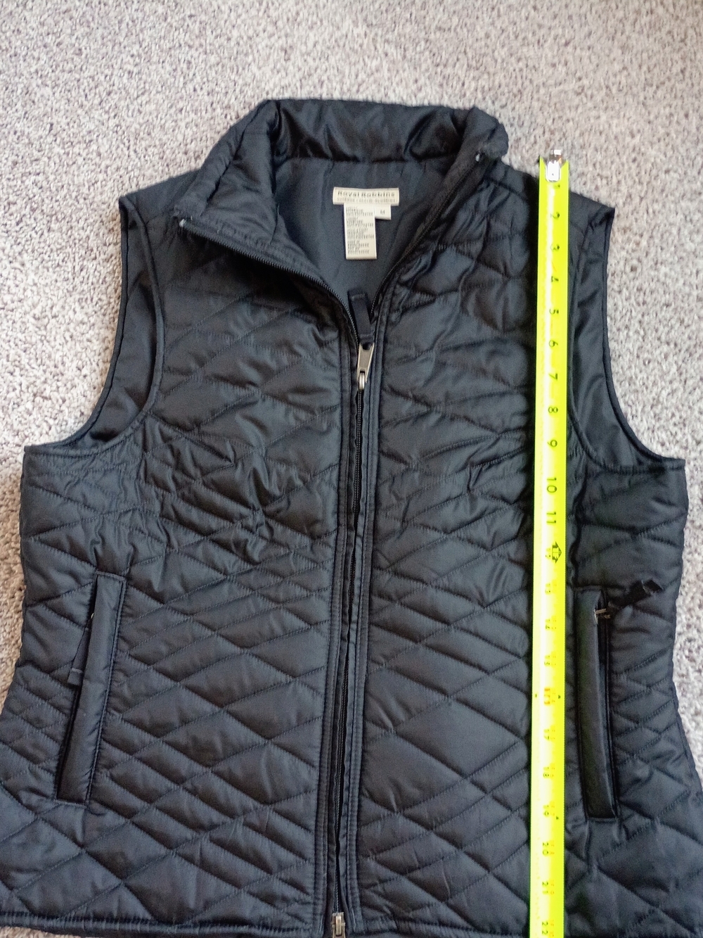 Royal Robbins, Packable-Women's Black Quilted Vest Size medium - Picture 12 of 12
